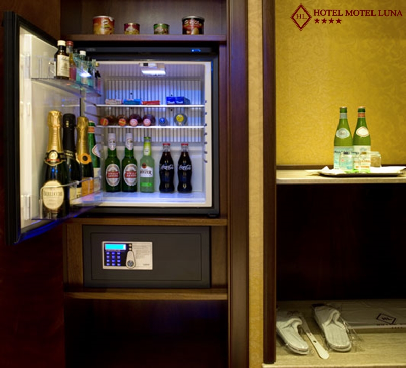FrigoBar - camera suite - Hotel Motel Aeroporto Linate